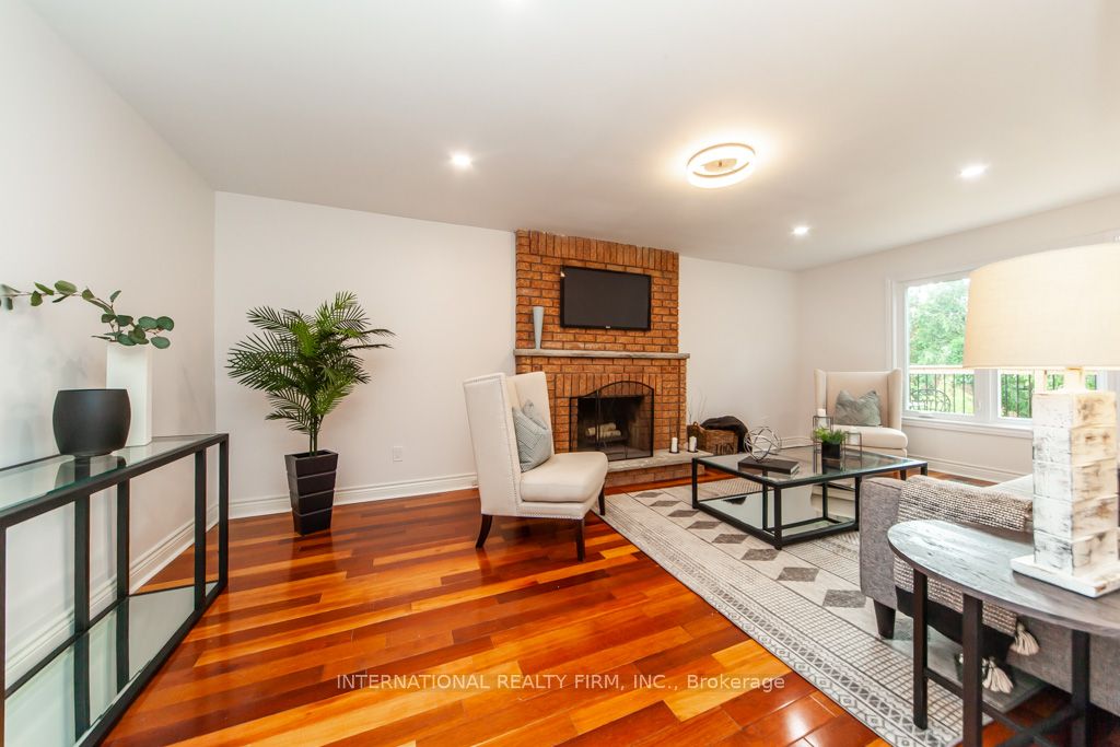 11 Coates Cres
