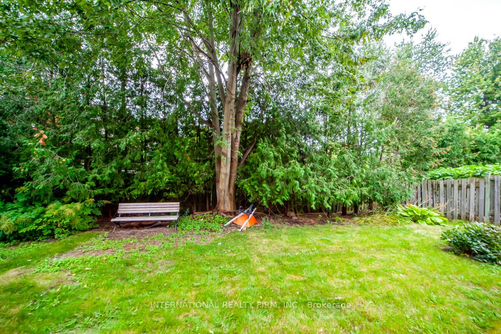 11 Coates Cres