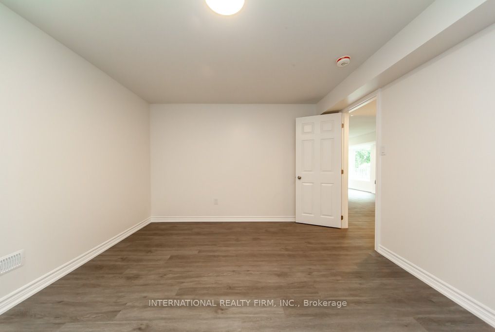 11 Coates Cres
