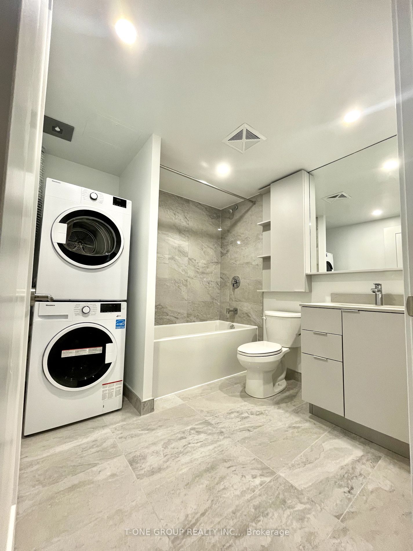 8 cedarland Drive #318