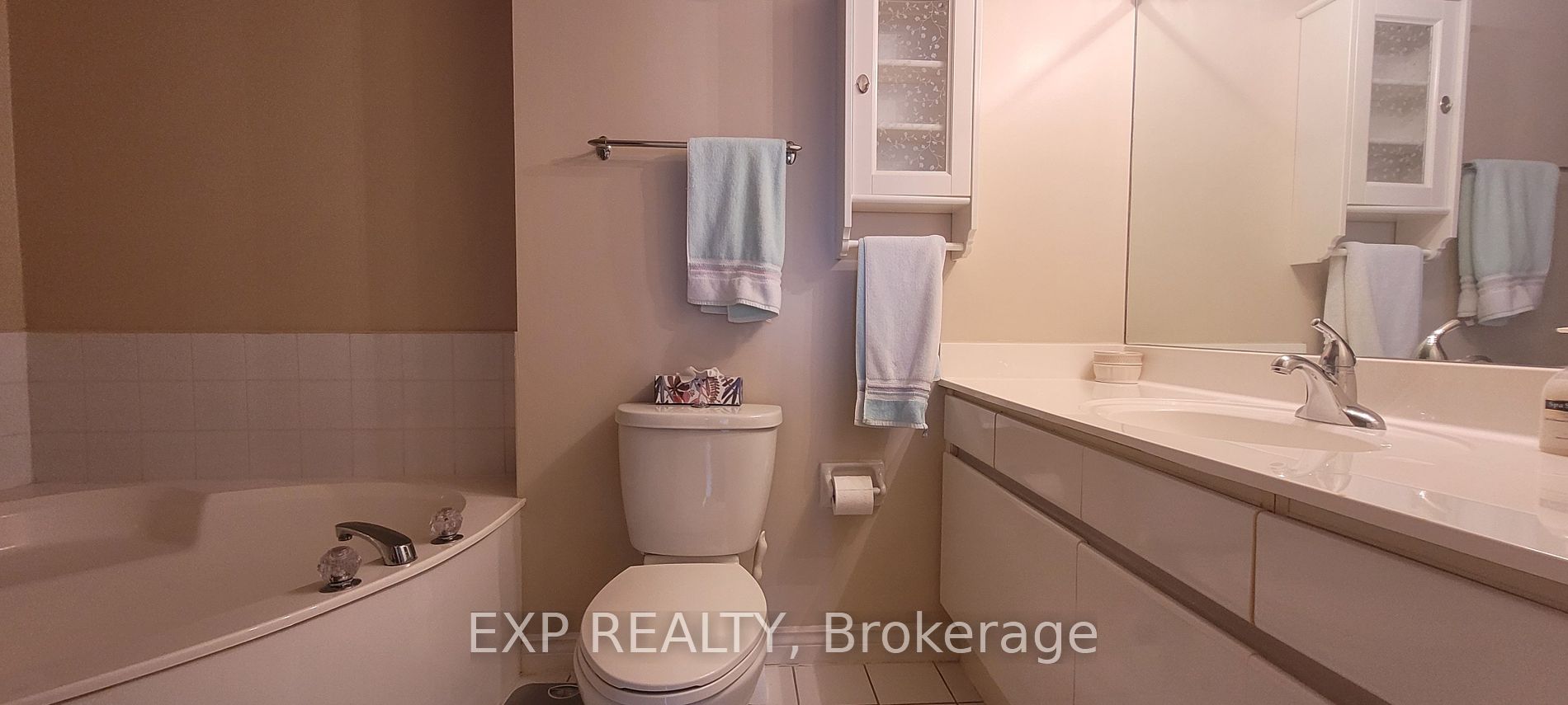 7 Townsgate Drive #1203