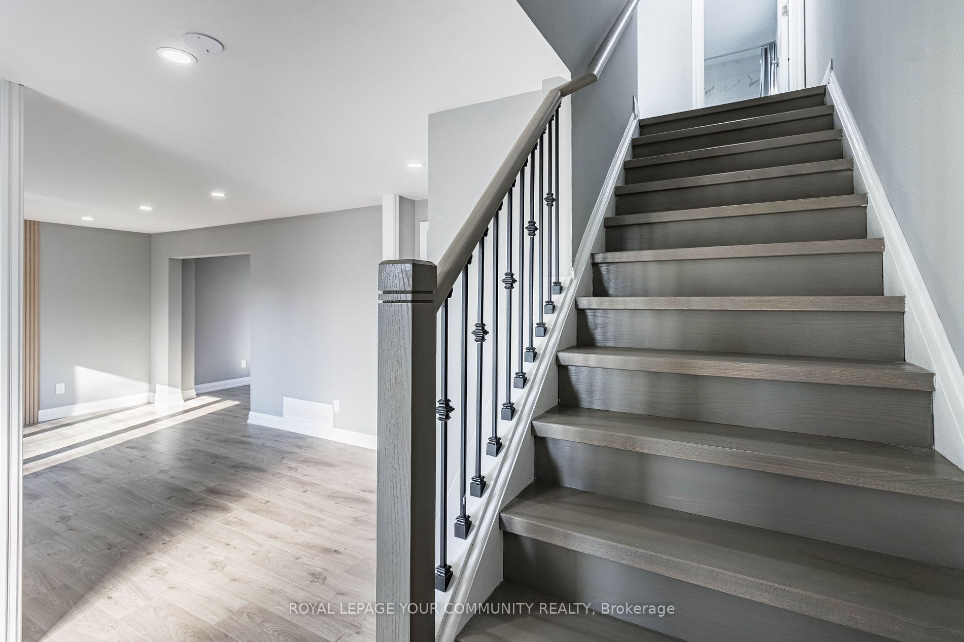 196 Mackenzie St