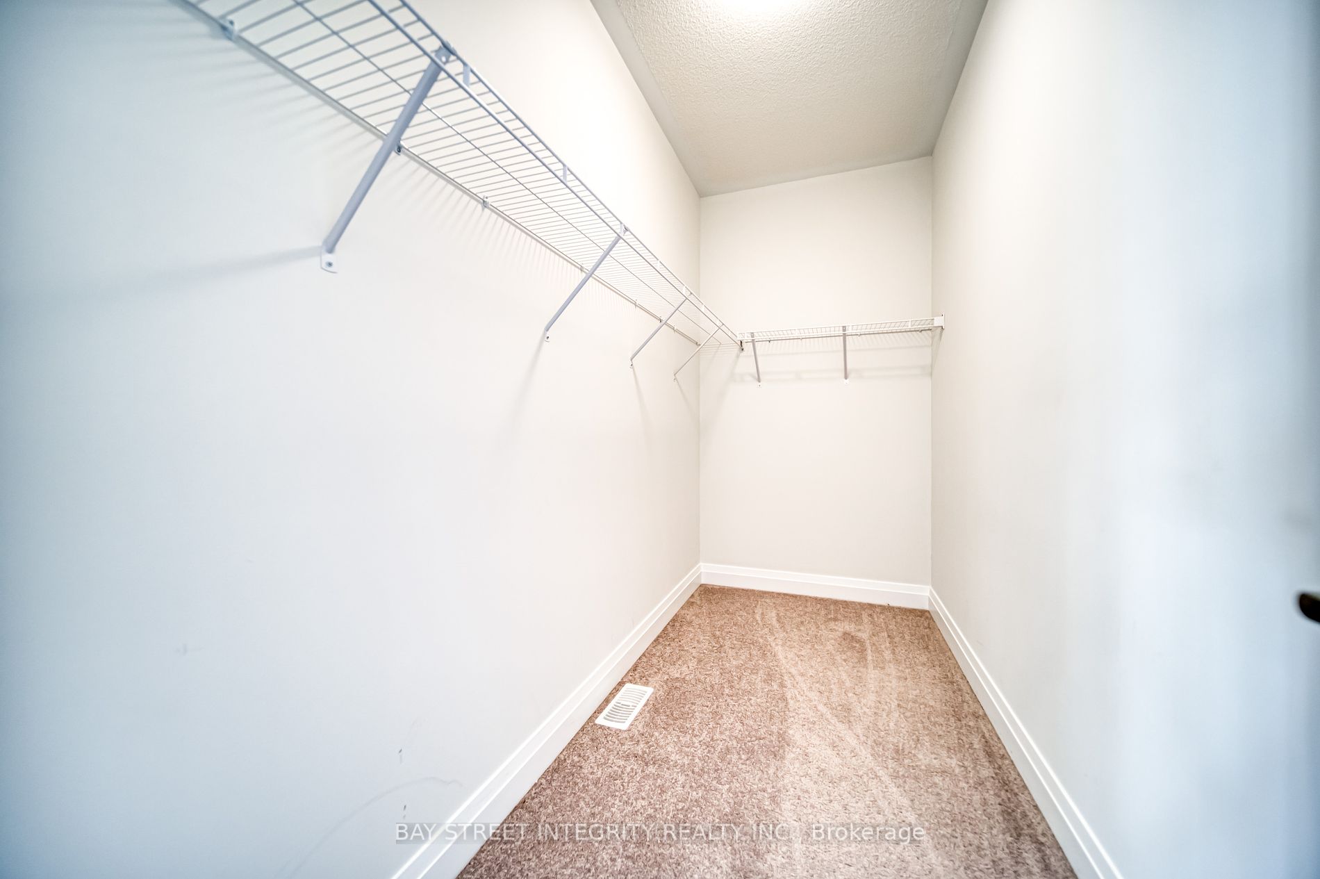 47 Longworth Ave