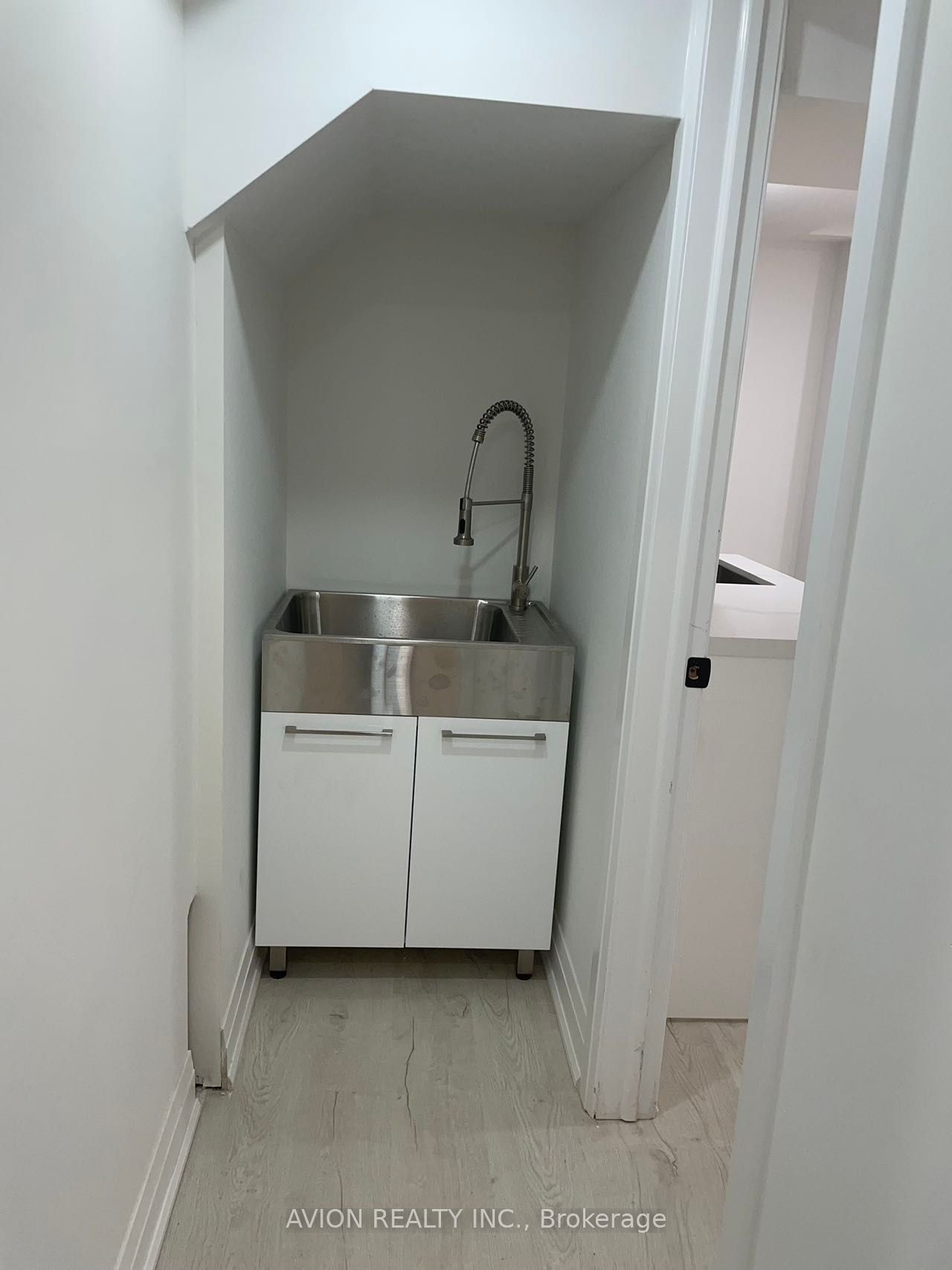 1 Rosegarden Cres