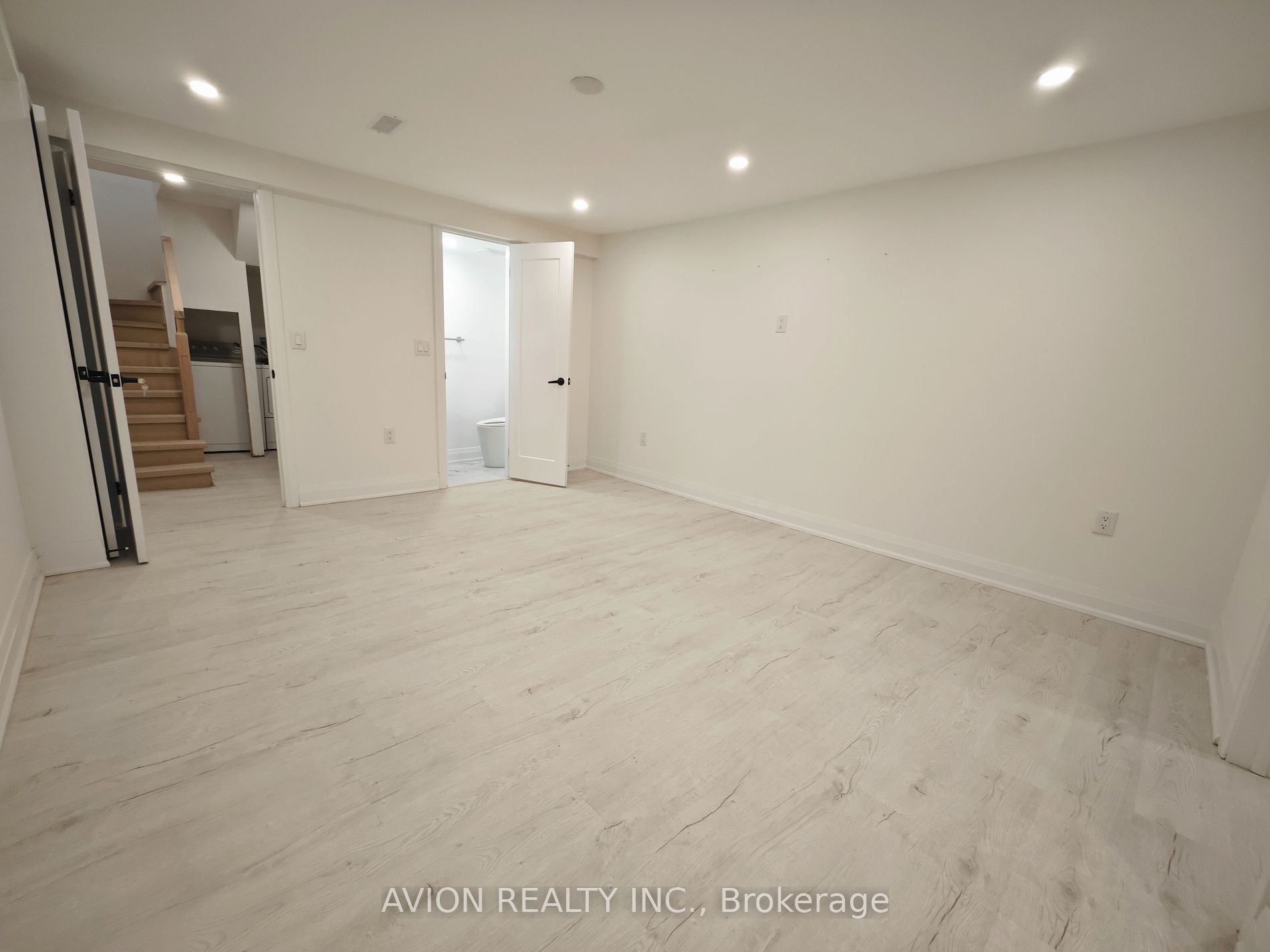 1 Rosegarden Cres