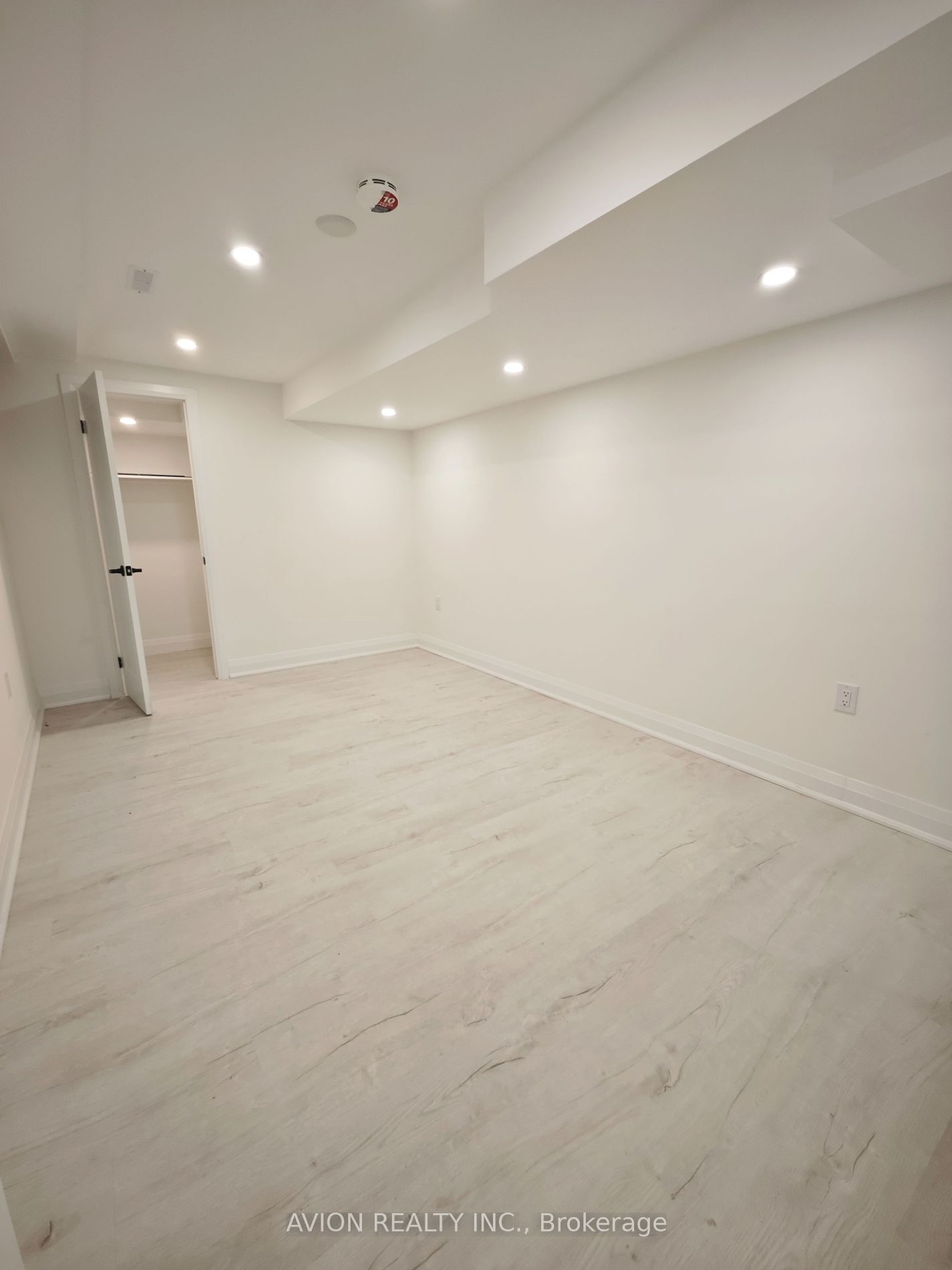 1 Rosegarden Cres