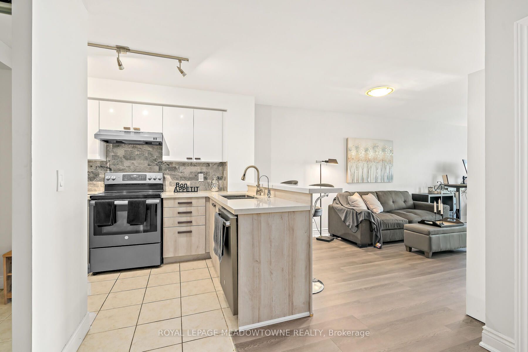 62 Suncrest Blvd, #308