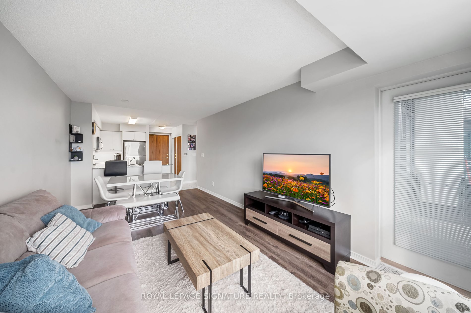 185 Oneida Crescent, #702