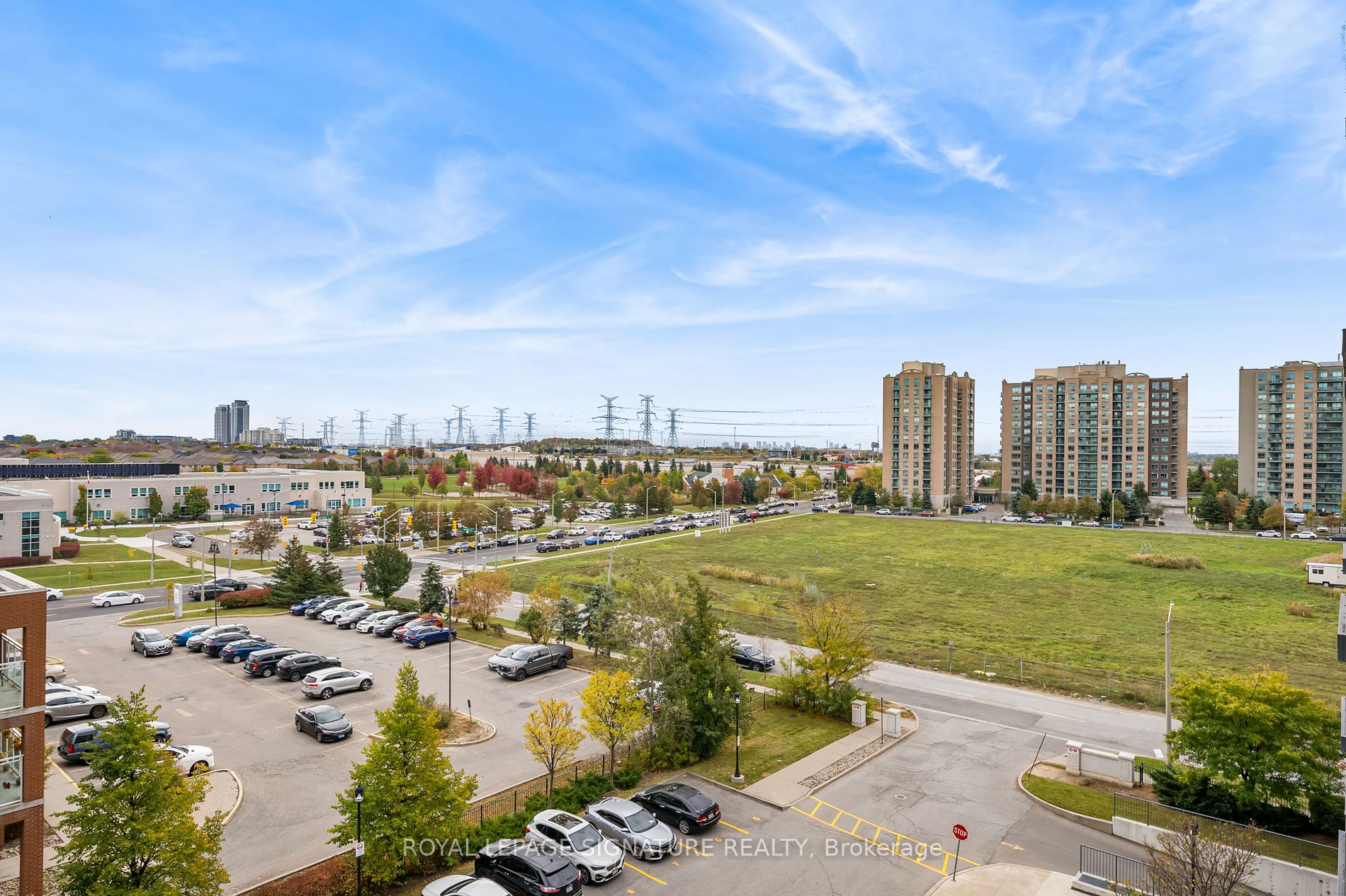 185 Oneida Crescent, #702