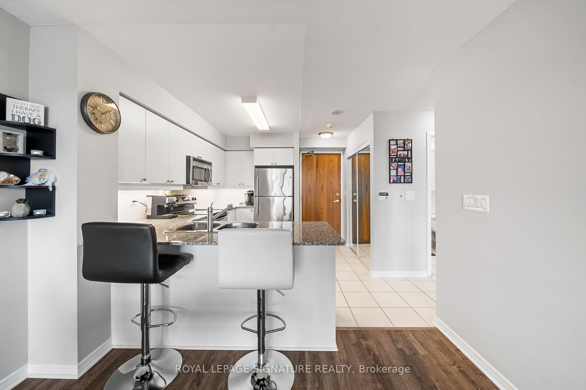 185 Oneida Crescent, #702