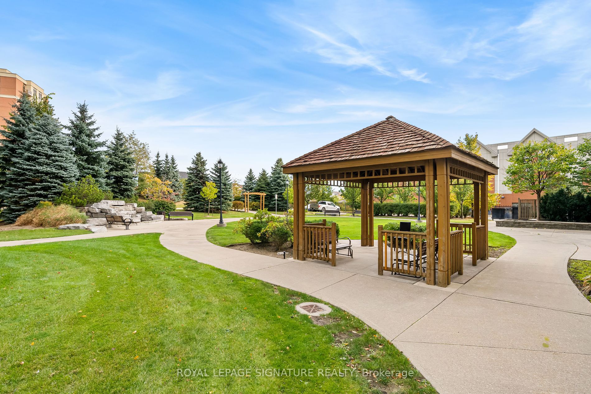 185 Oneida Crescent, #702