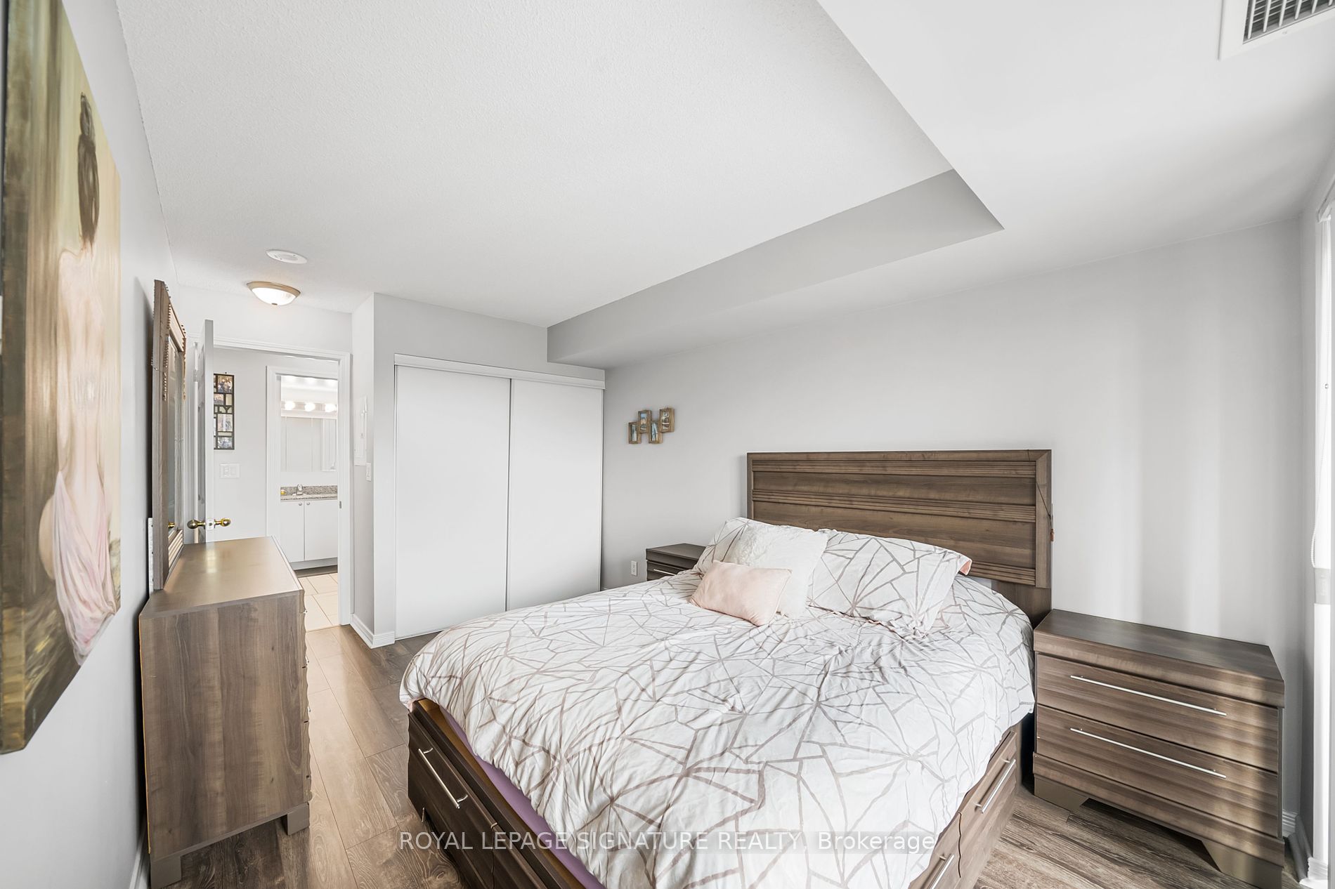 185 Oneida Crescent, #702