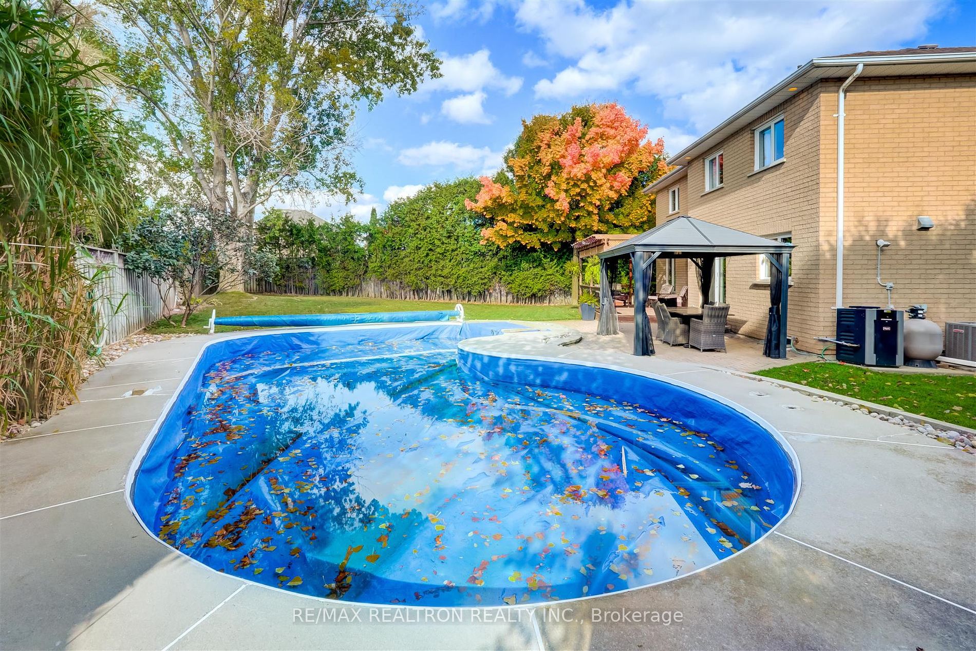561 Roeder Crt