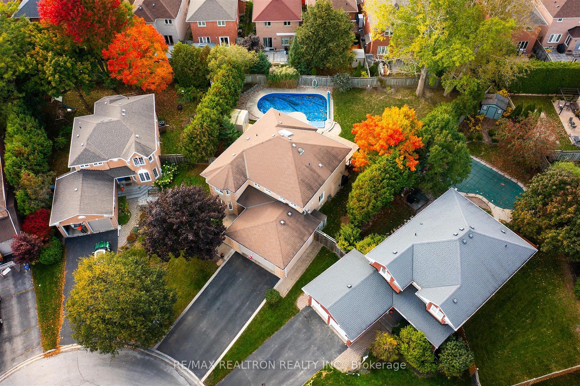 561 Roeder Crt