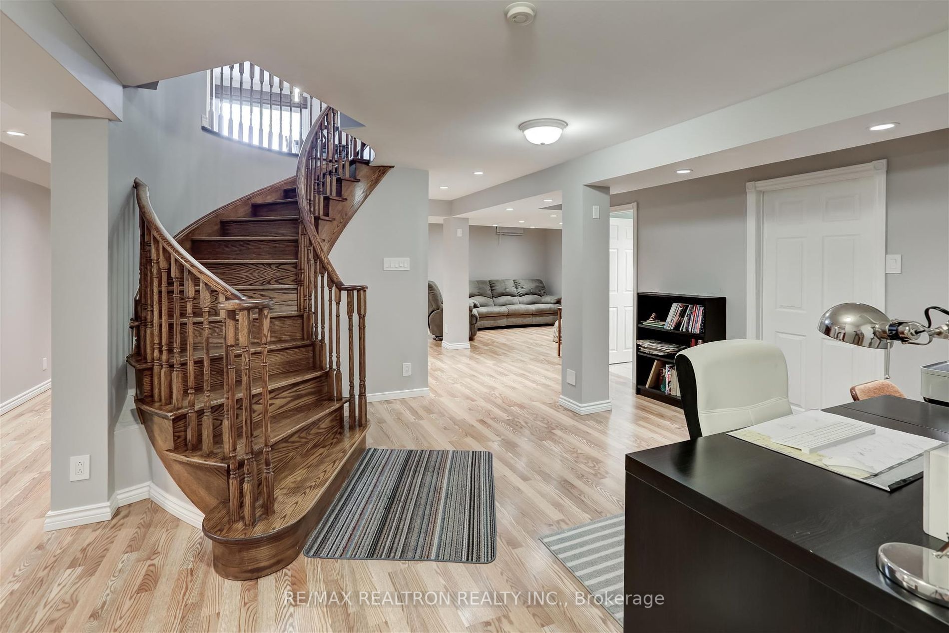 561 Roeder Crt