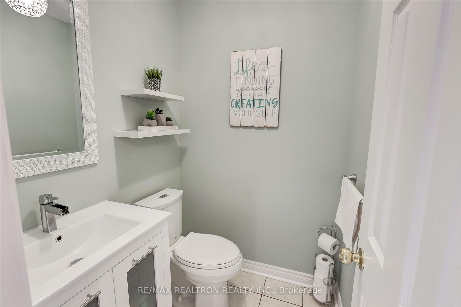 561 Roeder Crt
