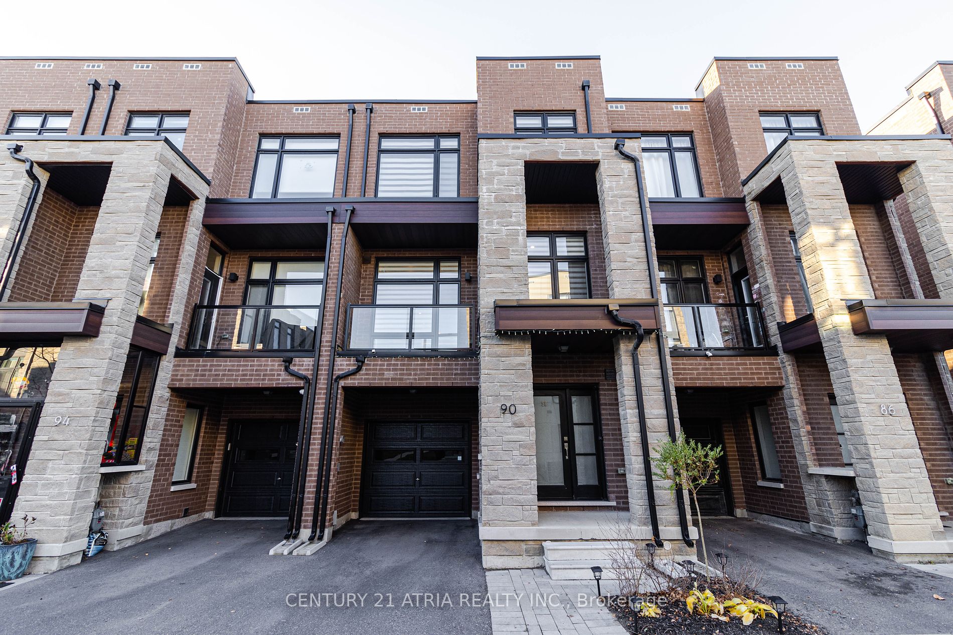 90 Pageant Avenue