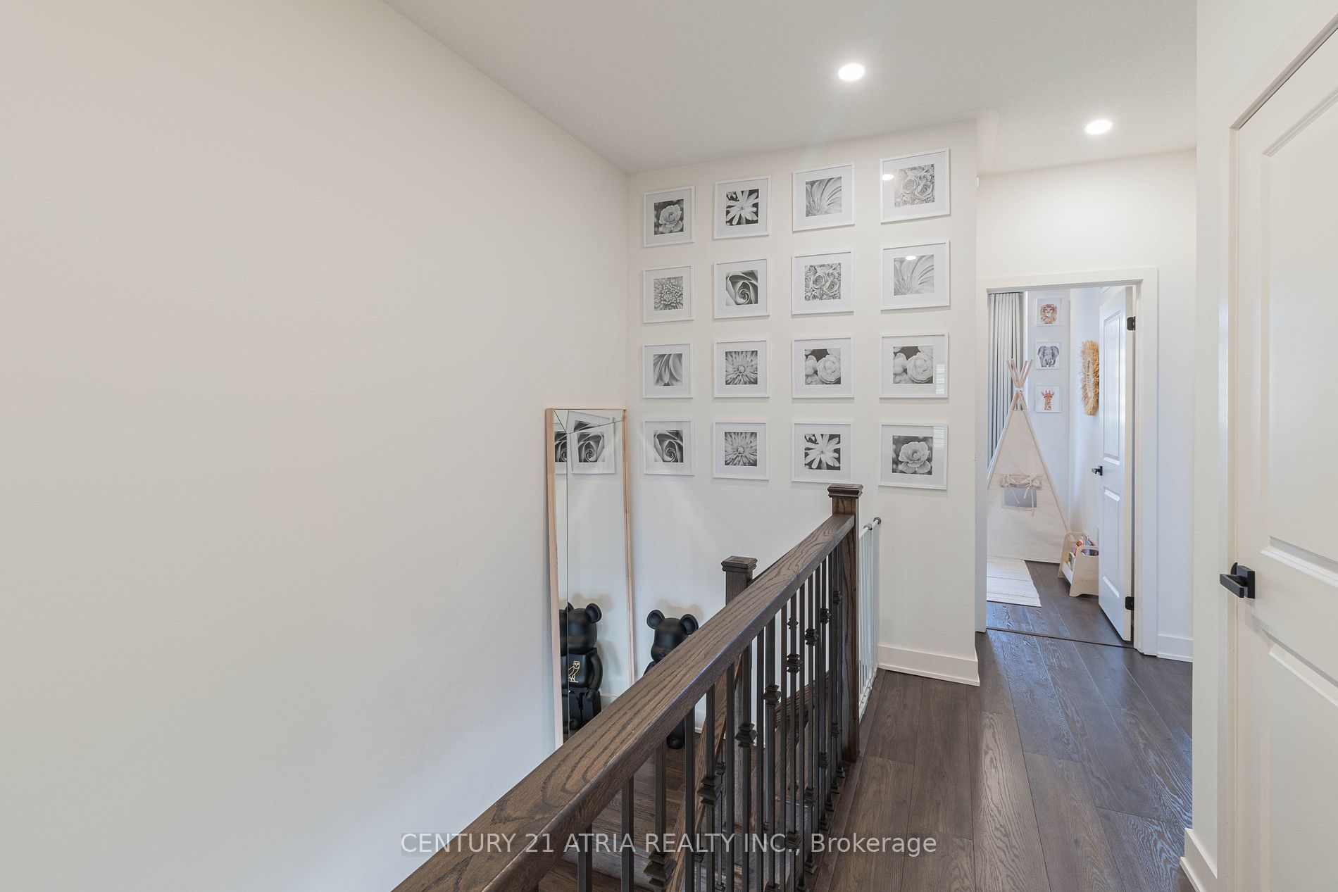 90 Pageant Avenue
