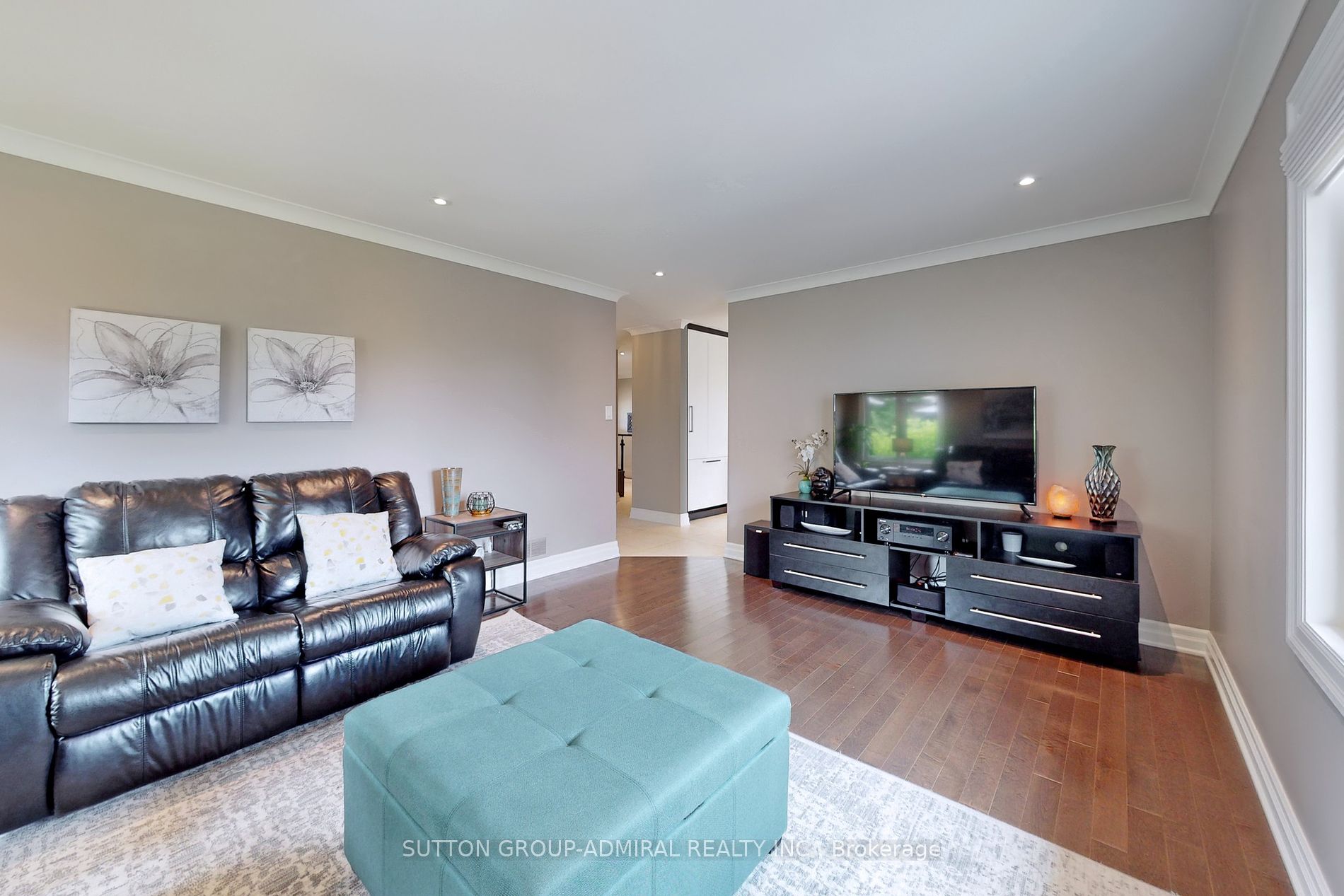 2 Grandview Crescent