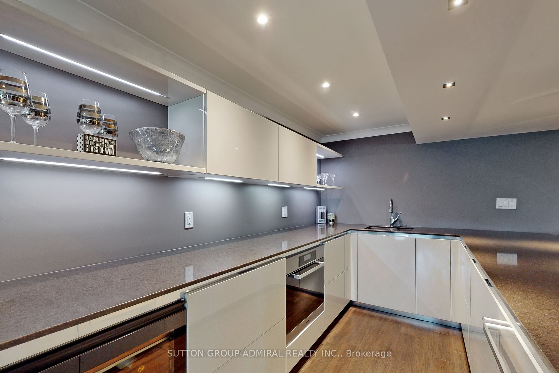 2 Grandview Crescent