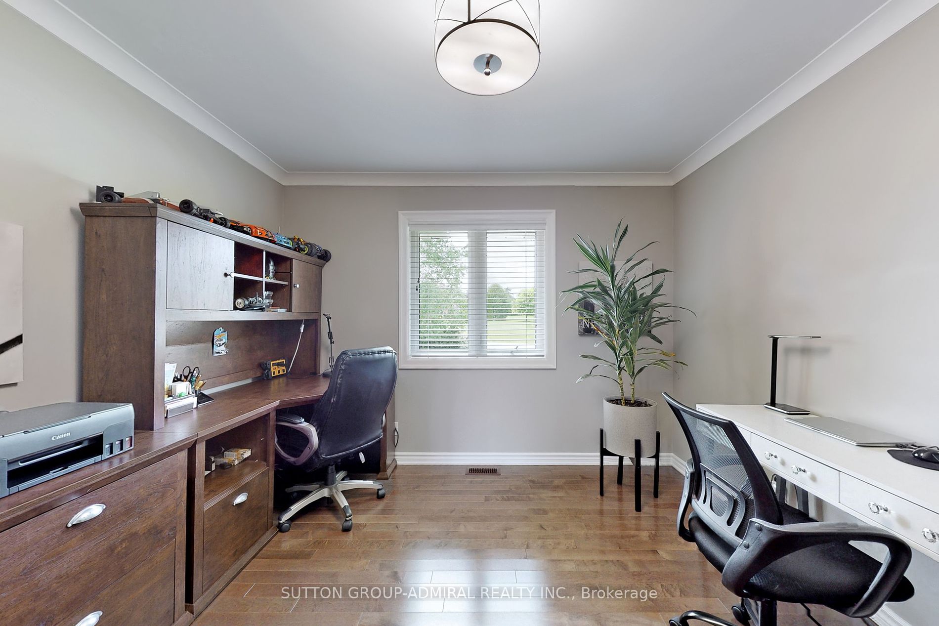 2 Grandview Crescent
