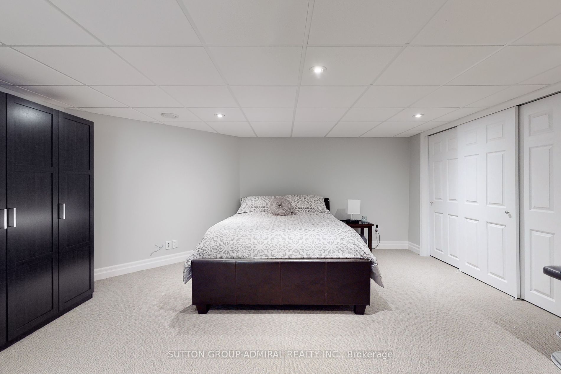 2 Grandview Crescent