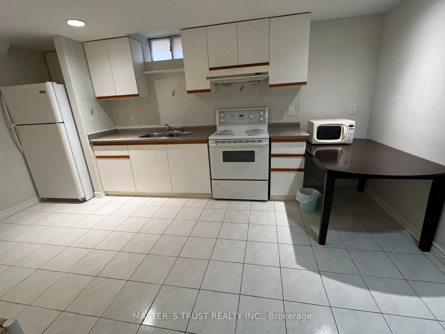 51 Manston Cres