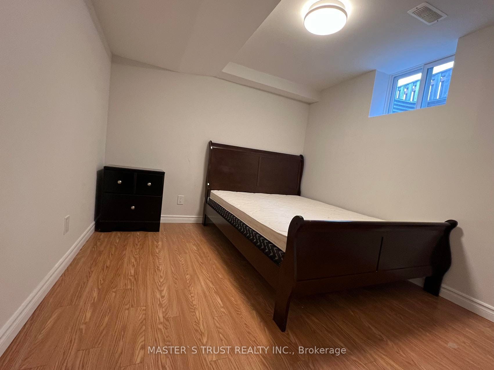 51 Manston Cres