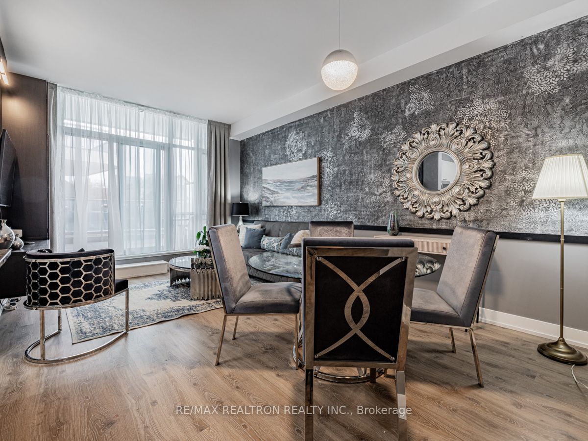 9471 Yonge Street, #213