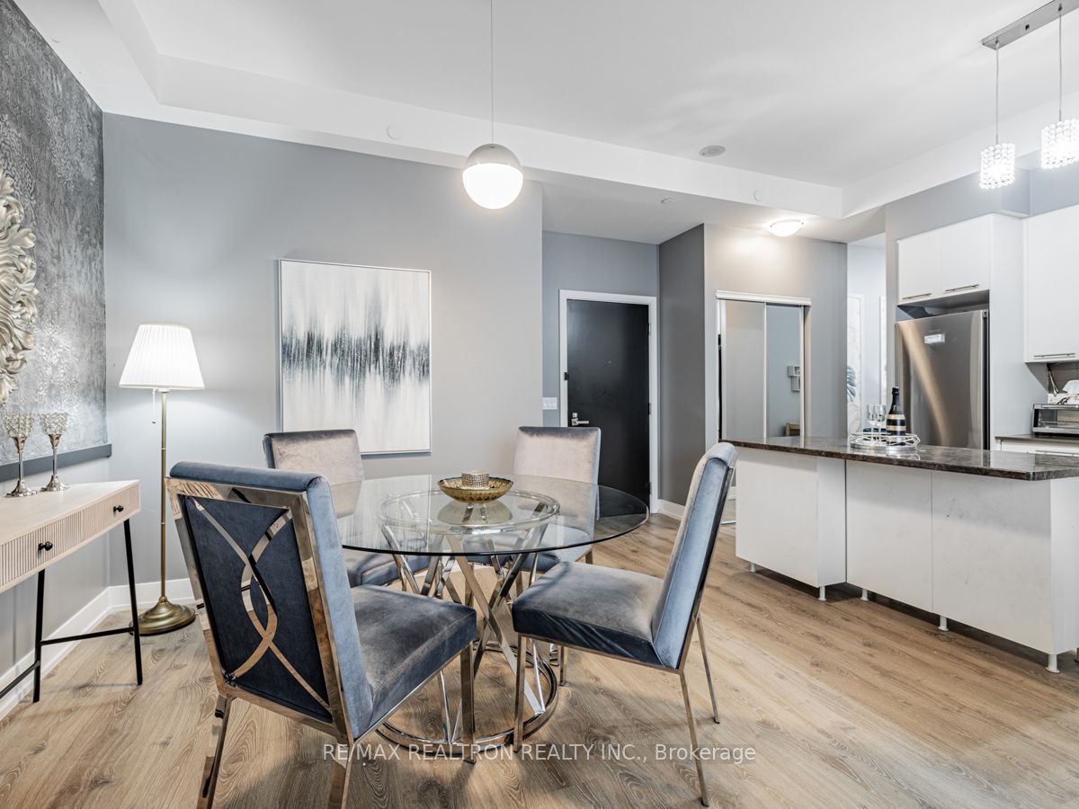 9471 Yonge Street, #213