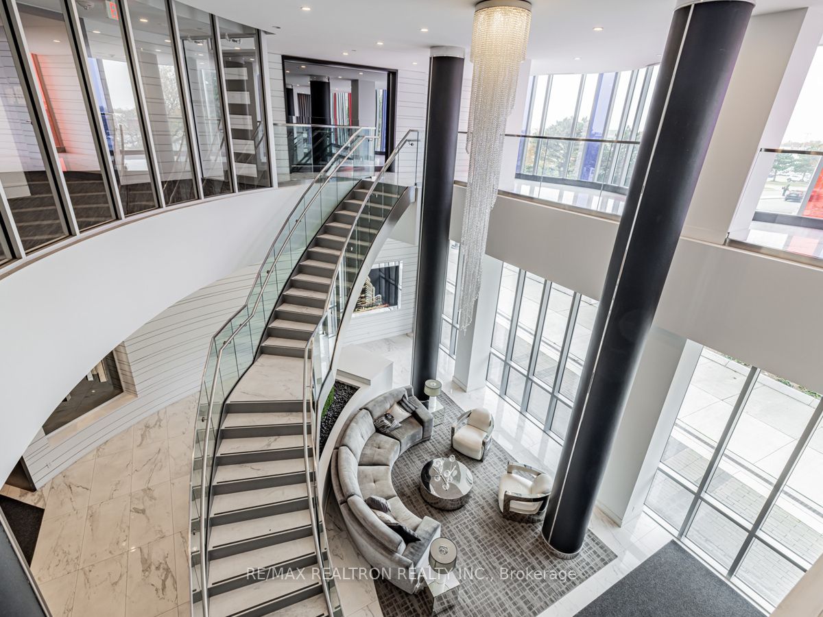 9471 Yonge Street, #213