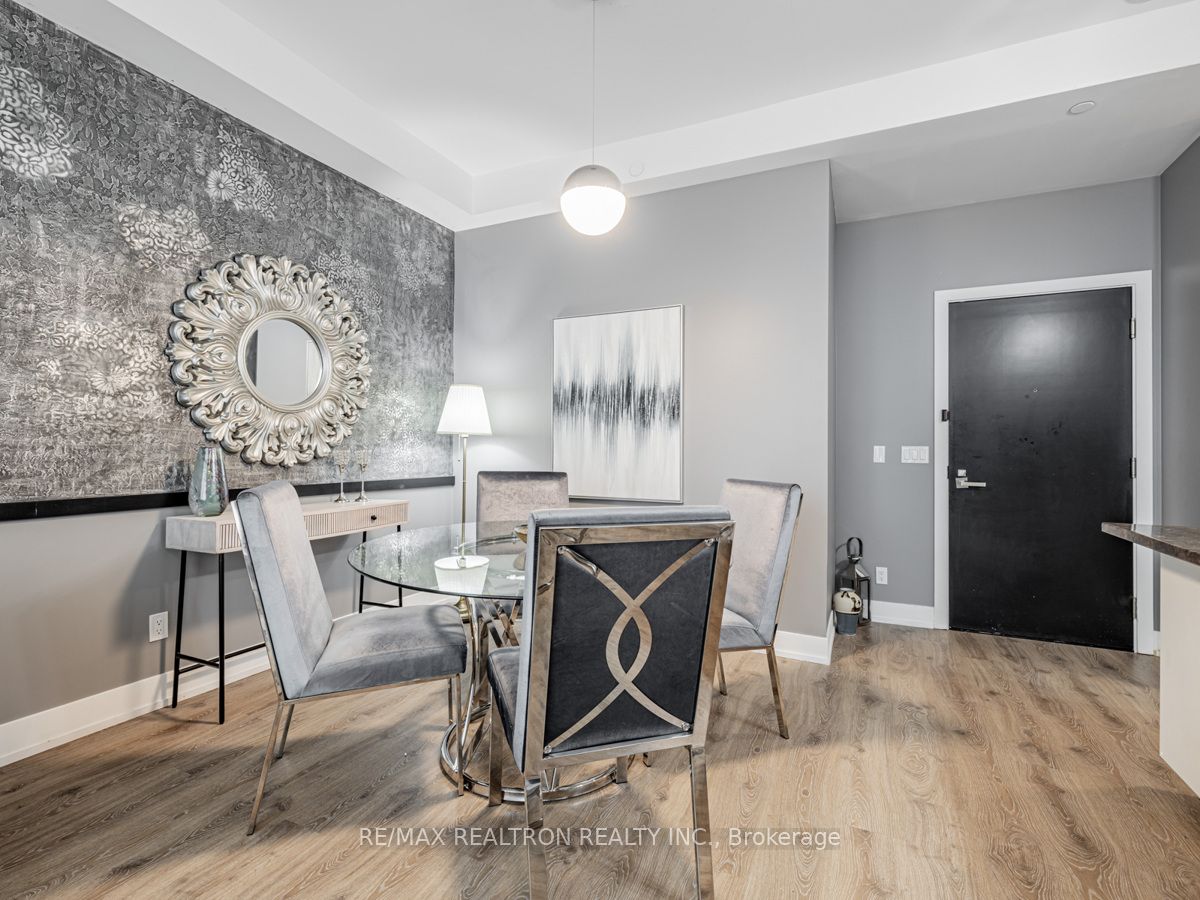 9471 Yonge Street, #213