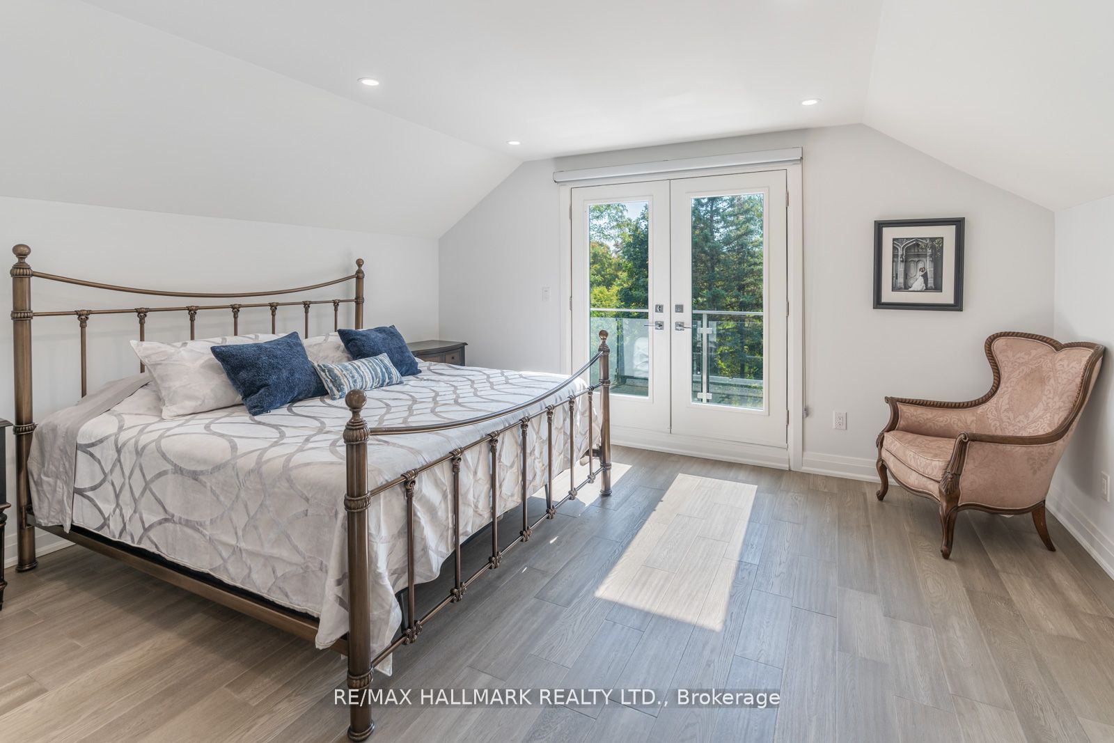 147 Royal Orchard Boulevard