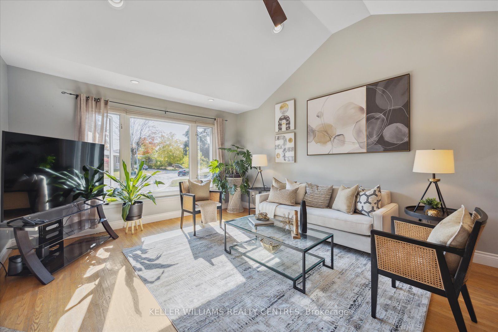 18 Boulding Dr