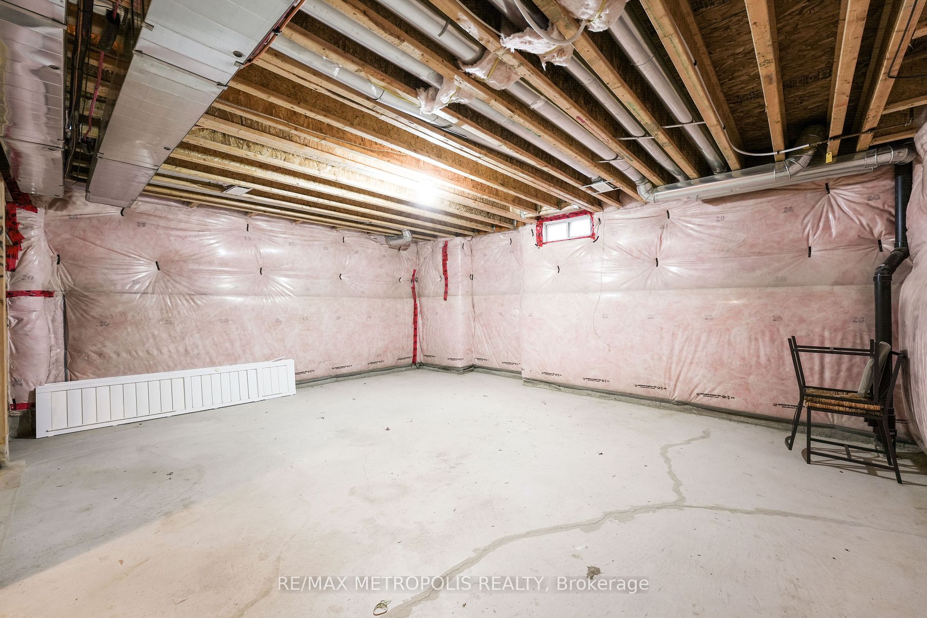 30 Pelee Ave