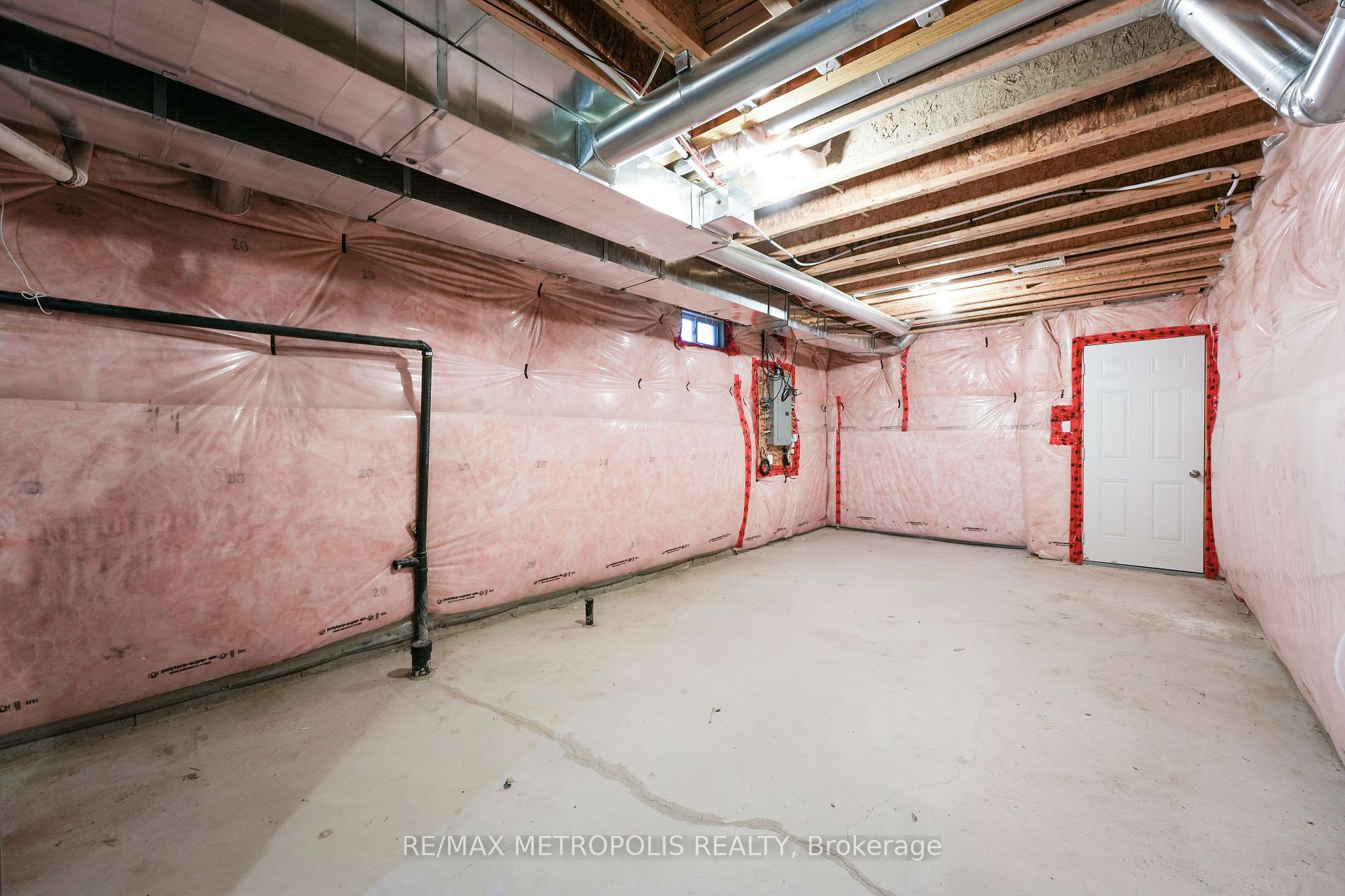 30 Pelee Ave
