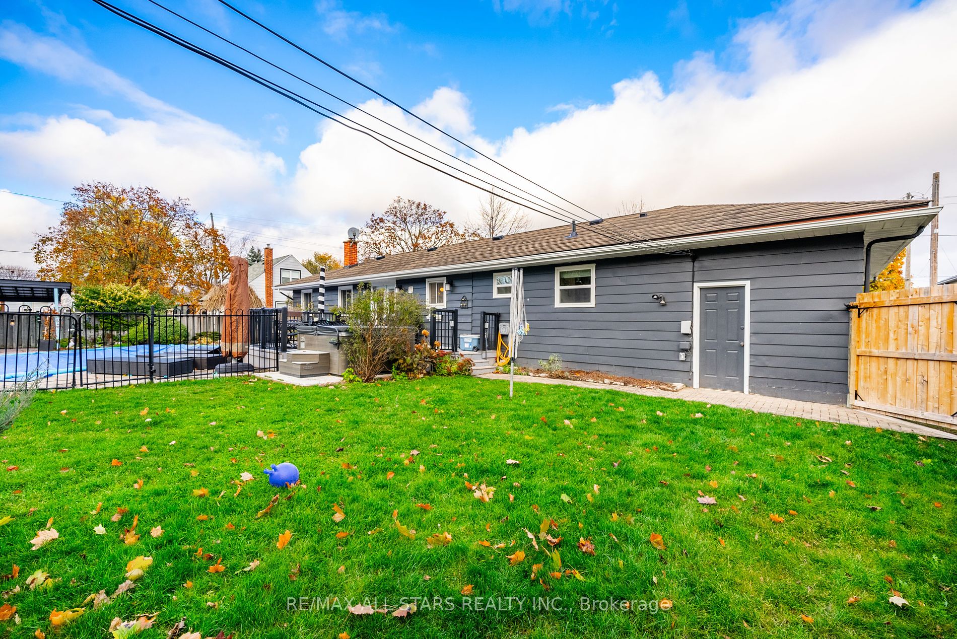 96 Park Dr