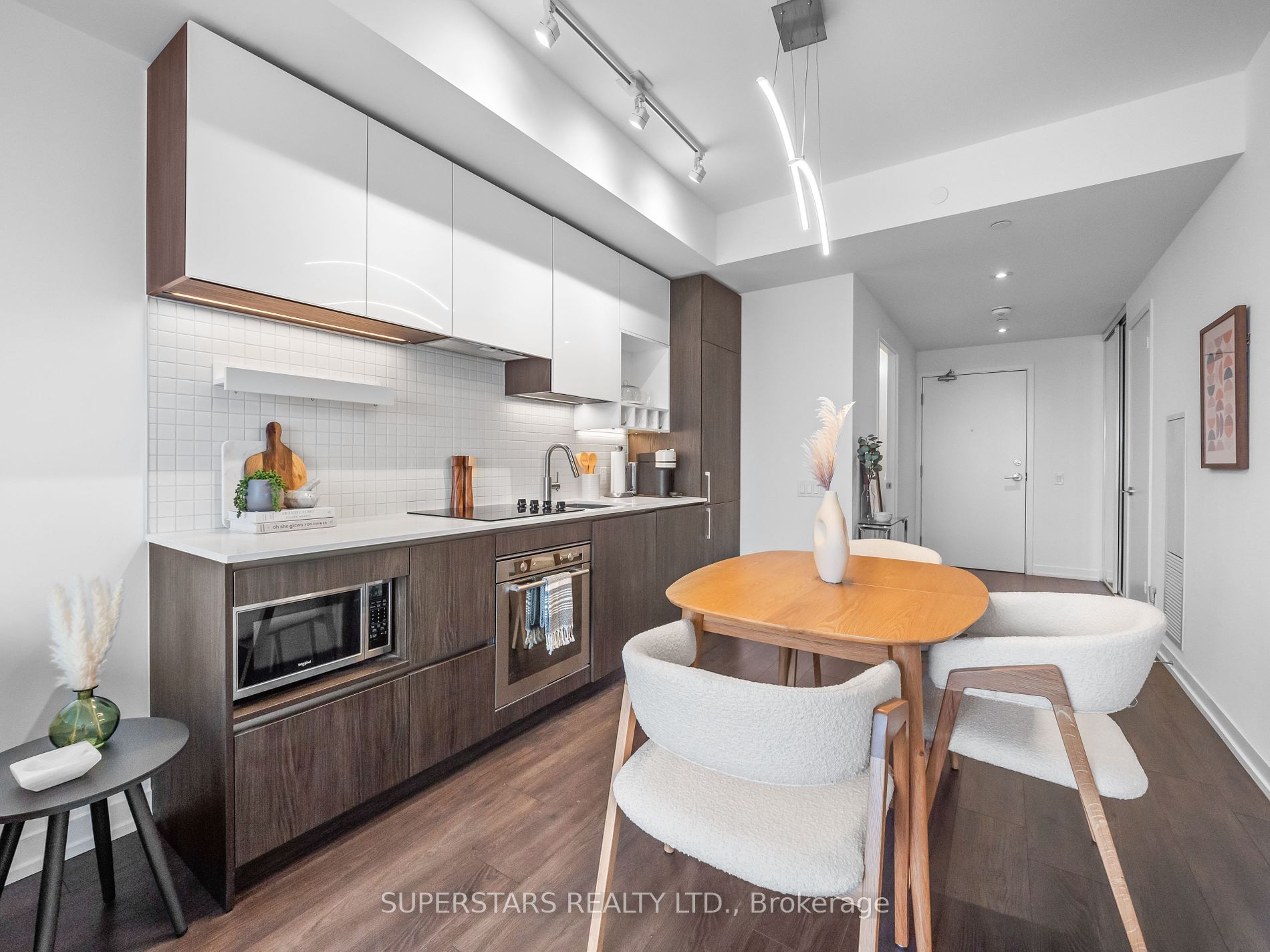 898 Portage Parkway, #6101