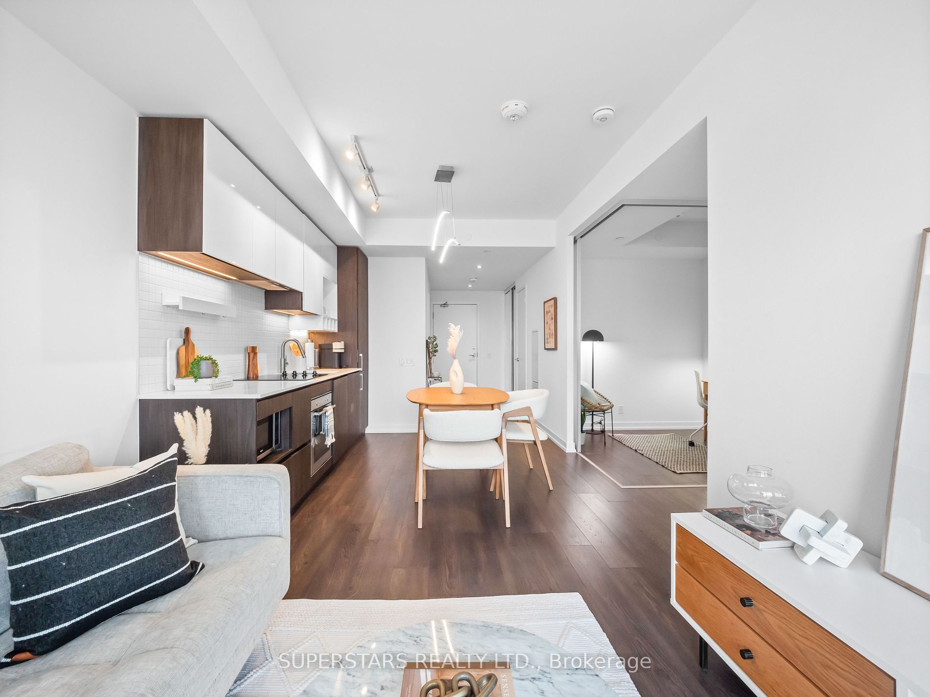 898 Portage Parkway, #6101