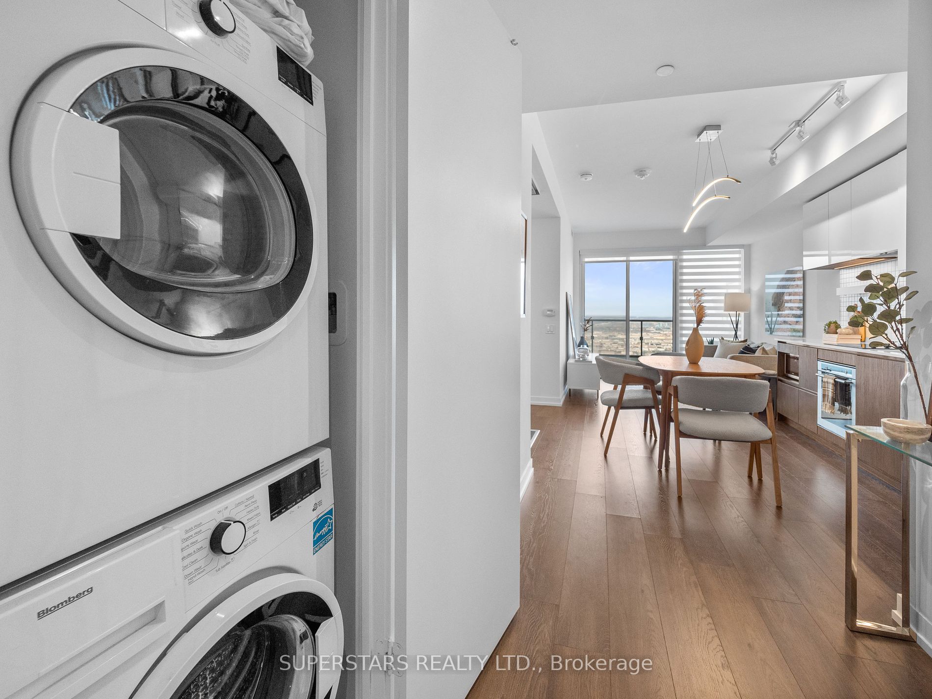 898 Portage Parkway, #6101