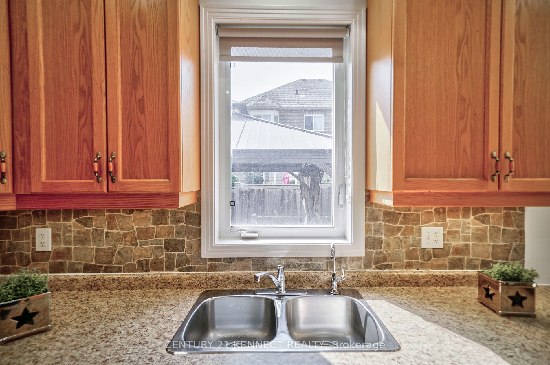 405 Dowson Loop