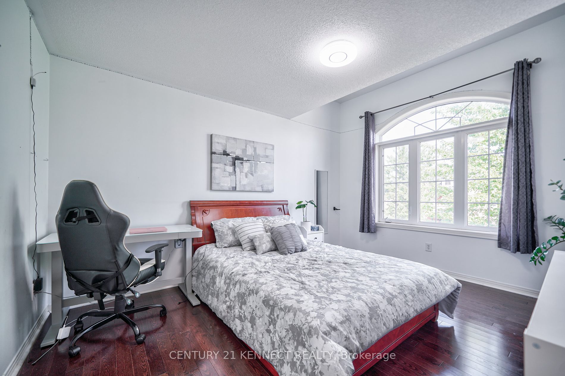 405 Dowson Loop