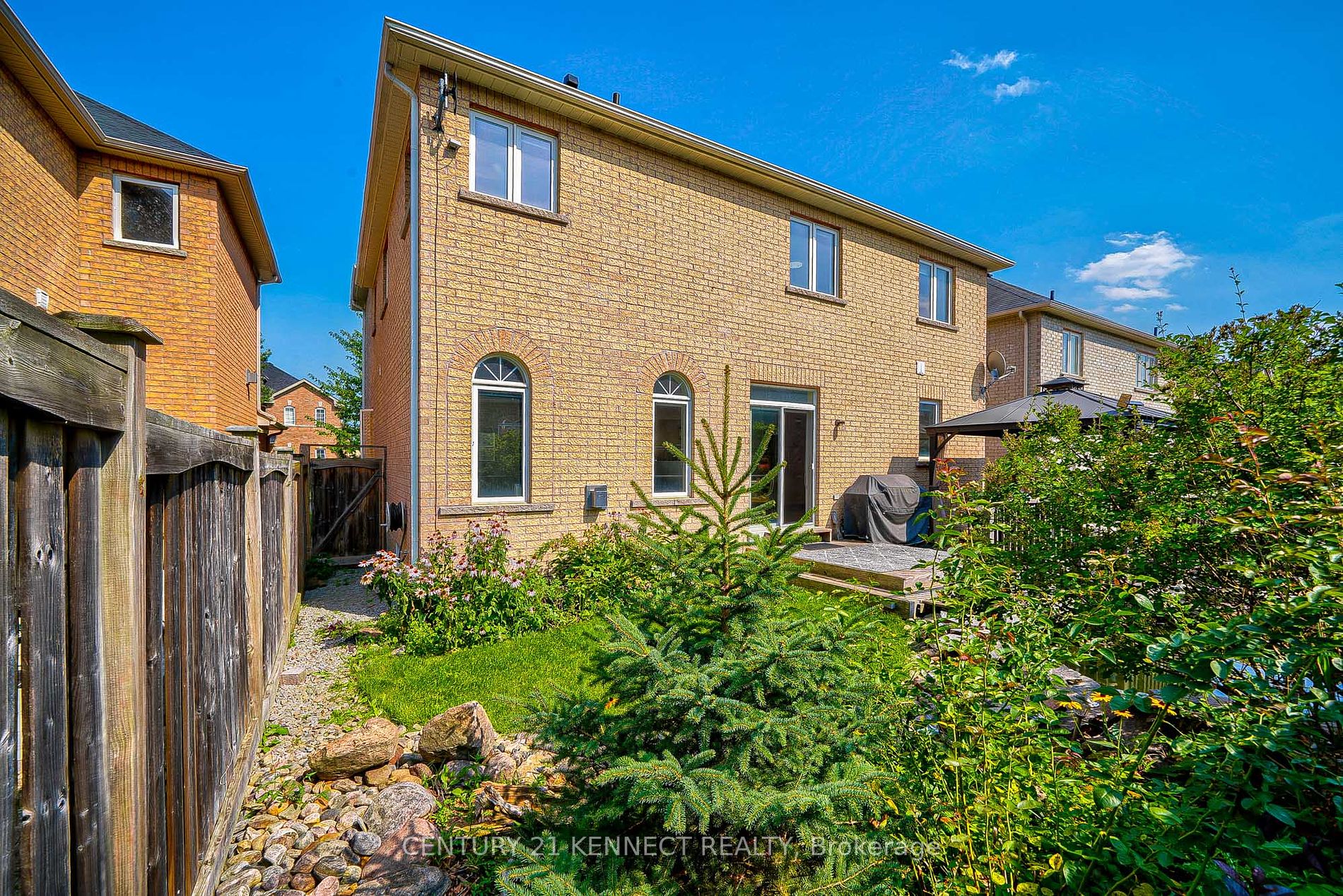405 Dowson Loop
