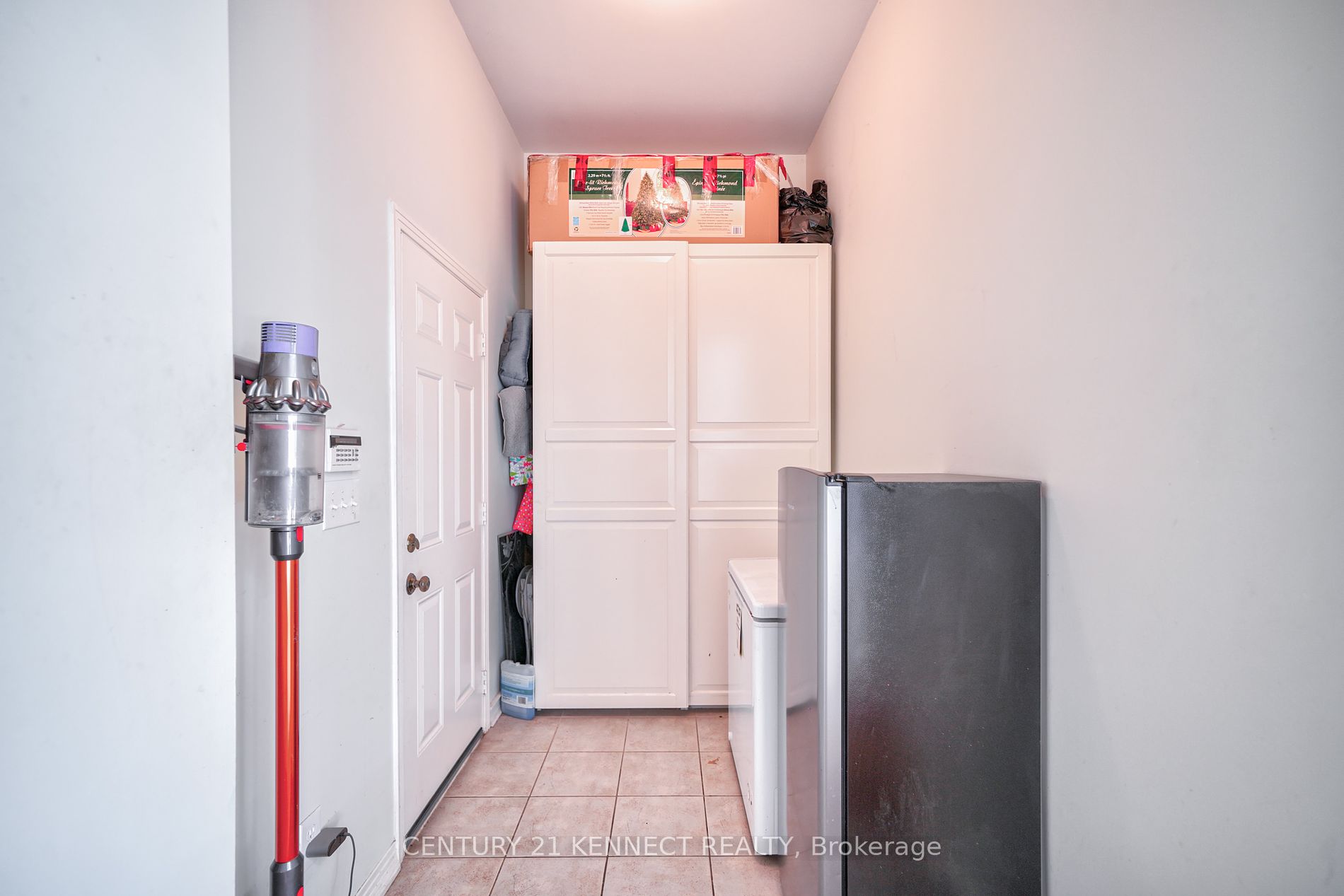405 Dowson Loop