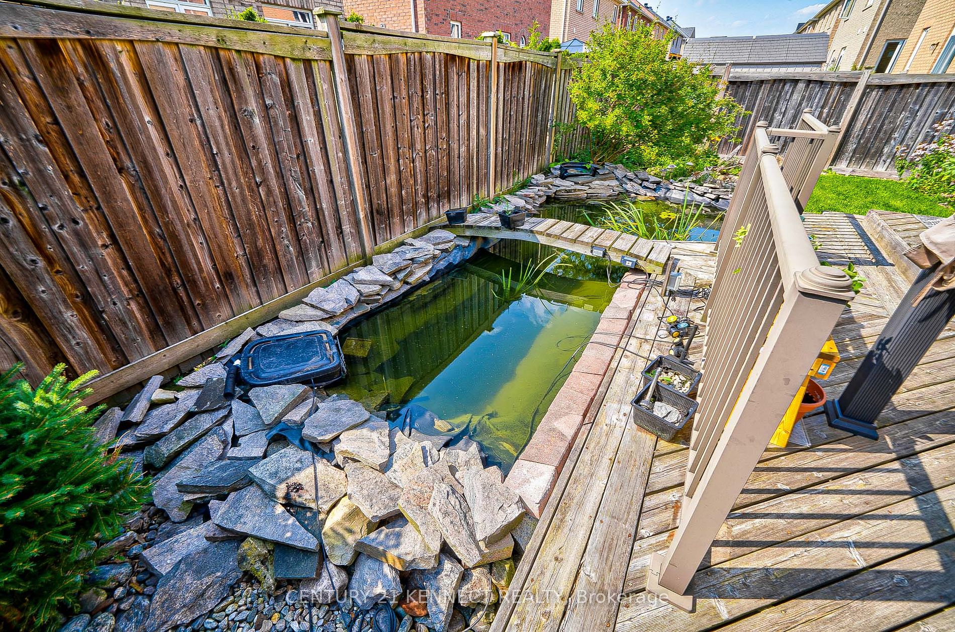 405 Dowson Loop