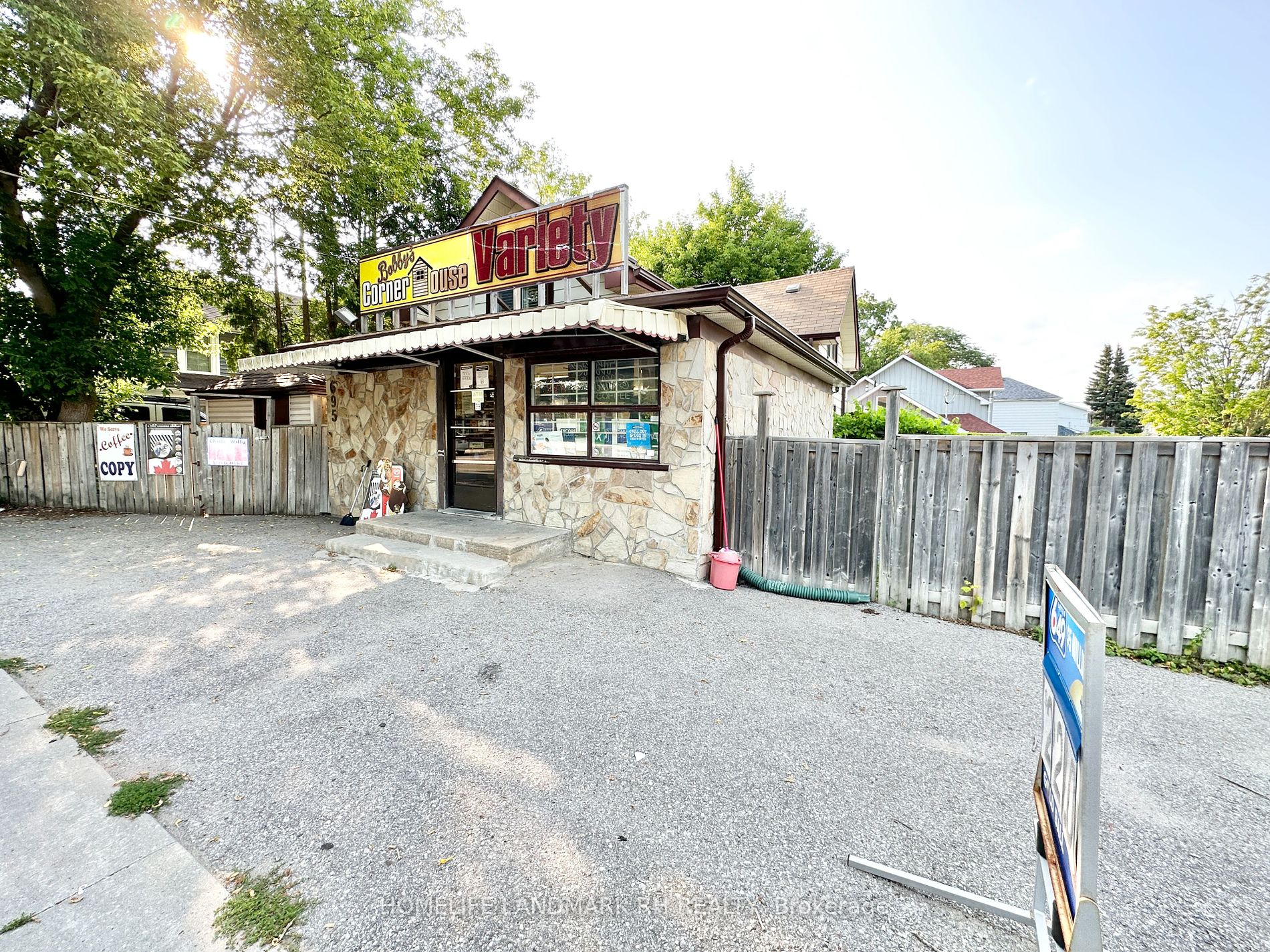 695 Srigley Street
