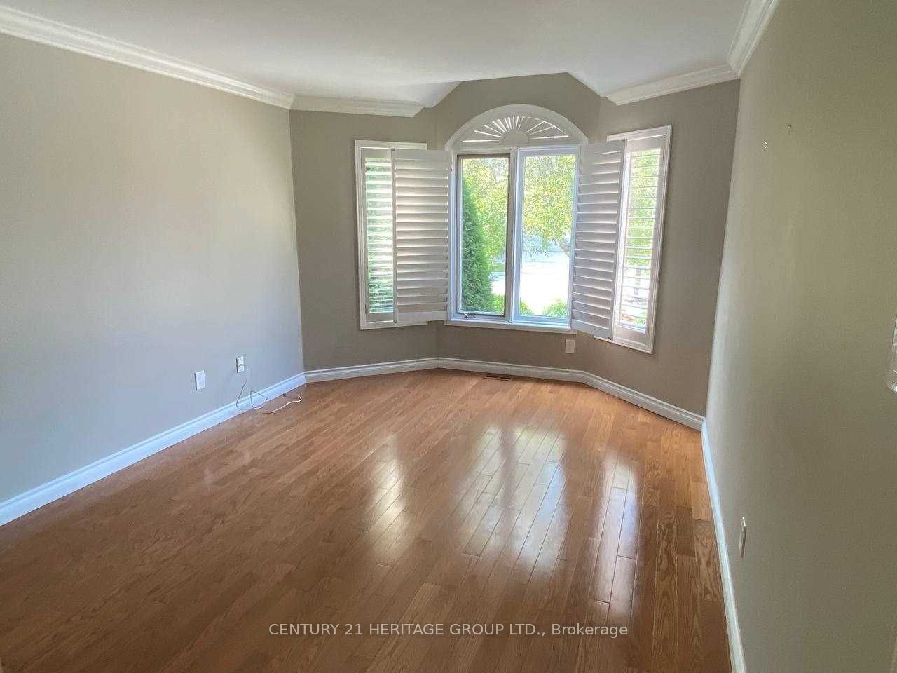 27 Charing Cres