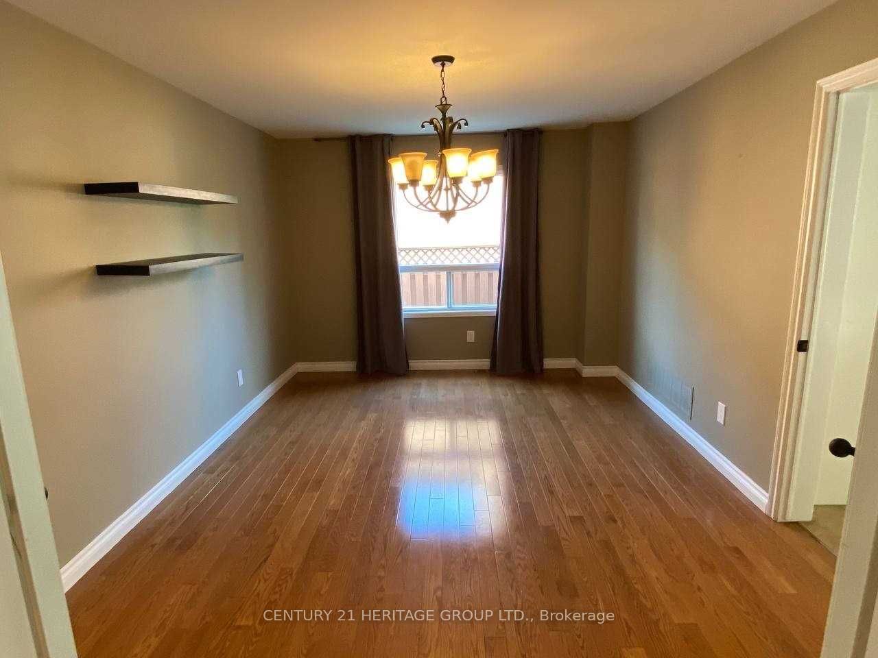 27 Charing Cres