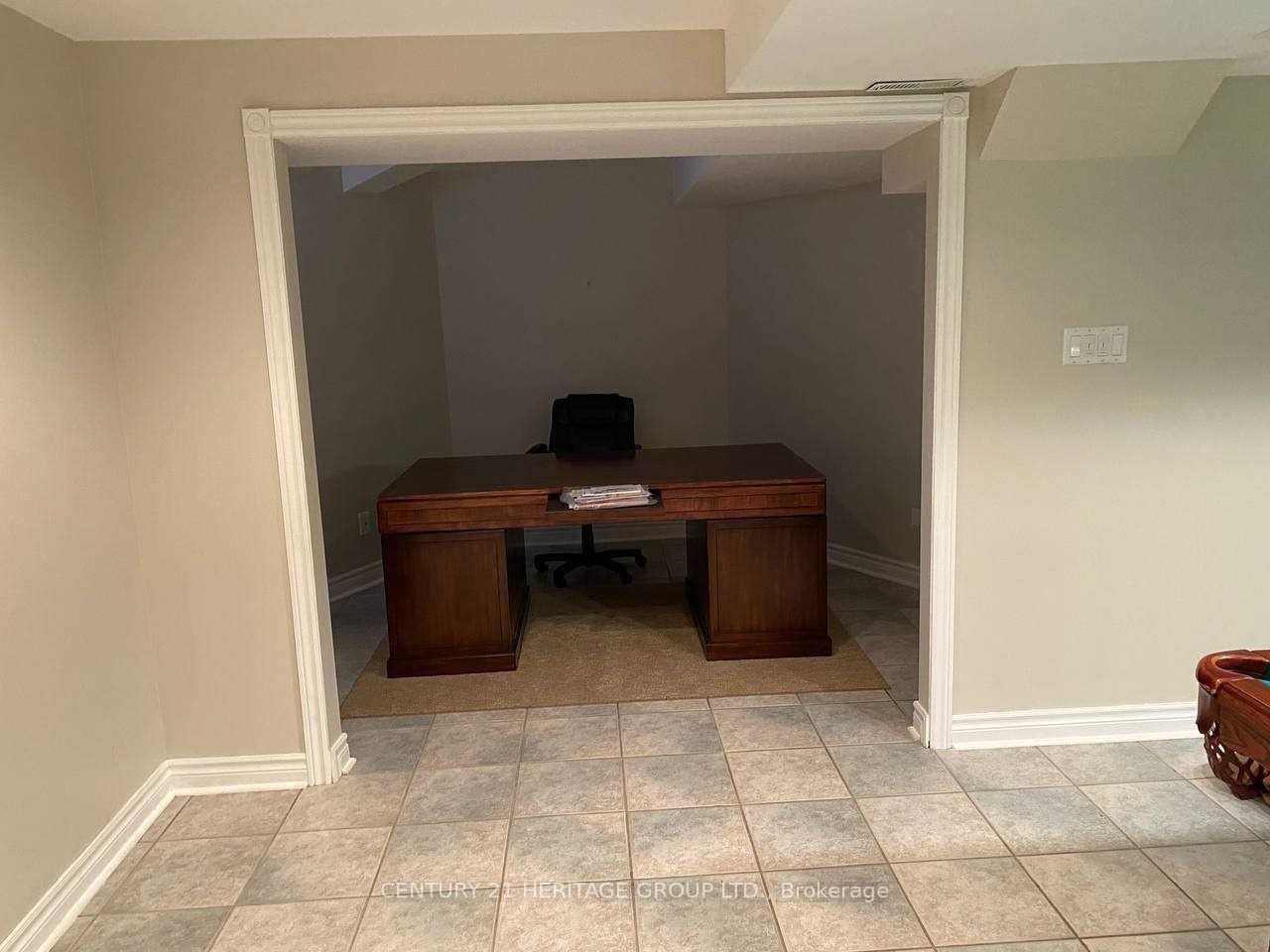 27 Charing Cres
