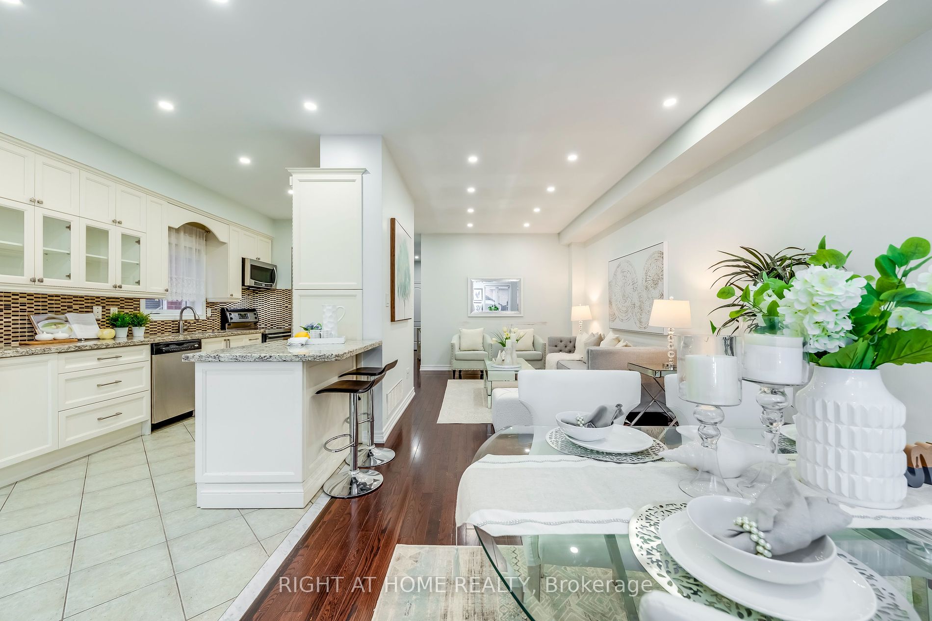 28 Ozner Cres